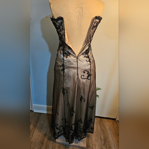 Hannah Black and Beige Dress - Picture 8 of 9